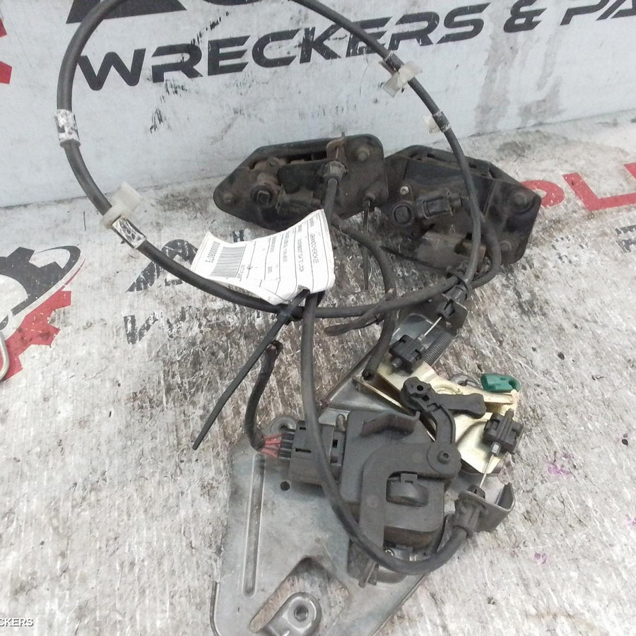 2000-2005 Jeep Grandcherokee Door Boot Gate Lock