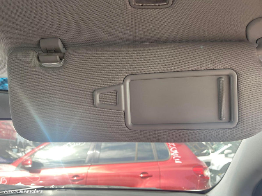 2014 Hyundai I40 Left Front Door Window