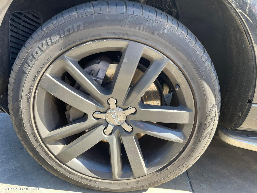 2011 Audi Q7 Caliper