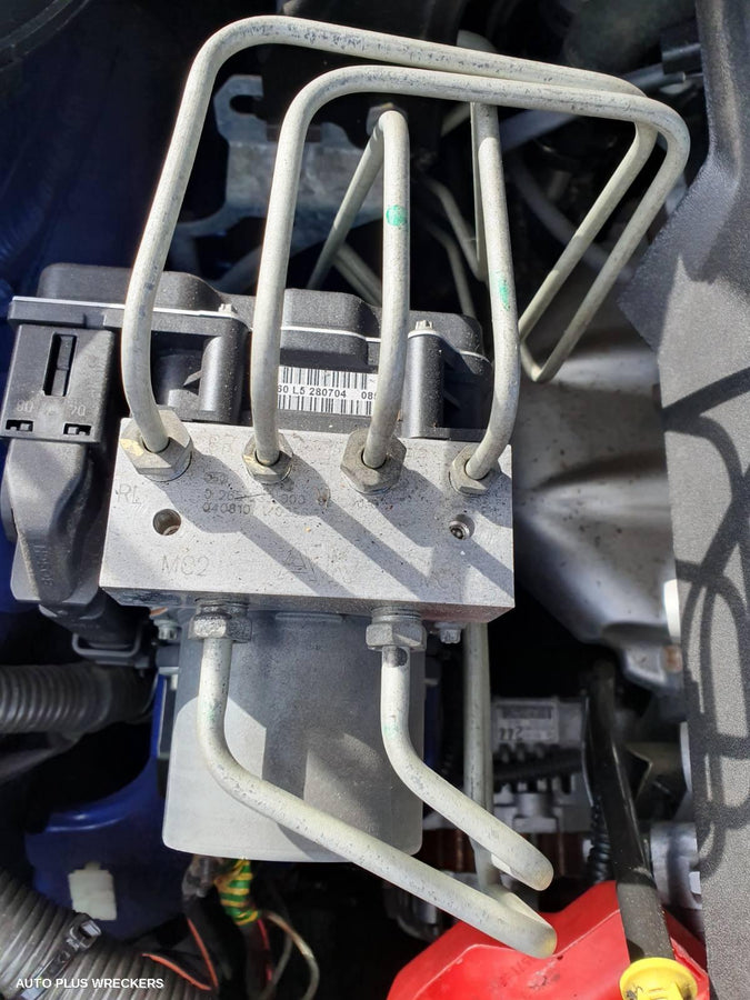 2004 Holden Commodore Radiator