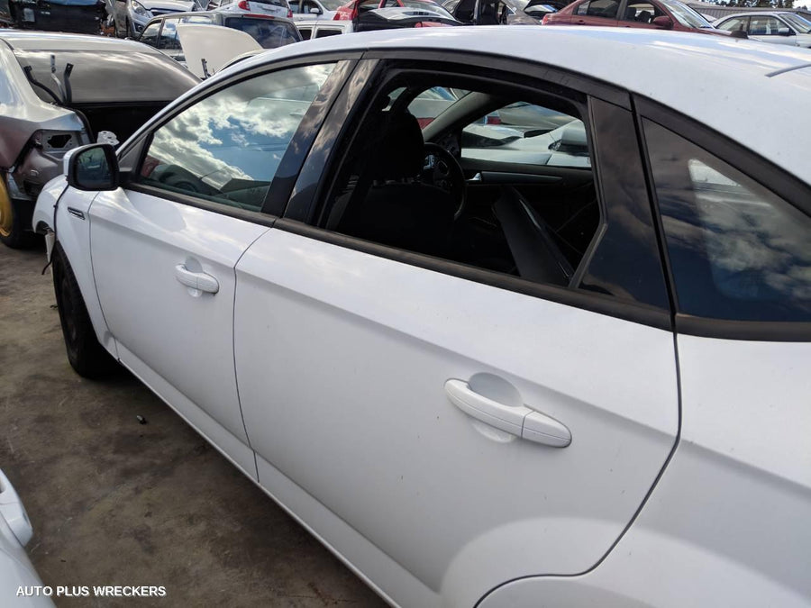 2010 Ford Mondeo Left Rear Door Window