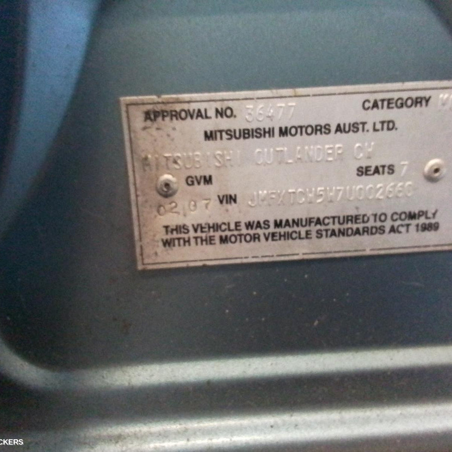 2006 Mitsubishi Outlander Right Front Door