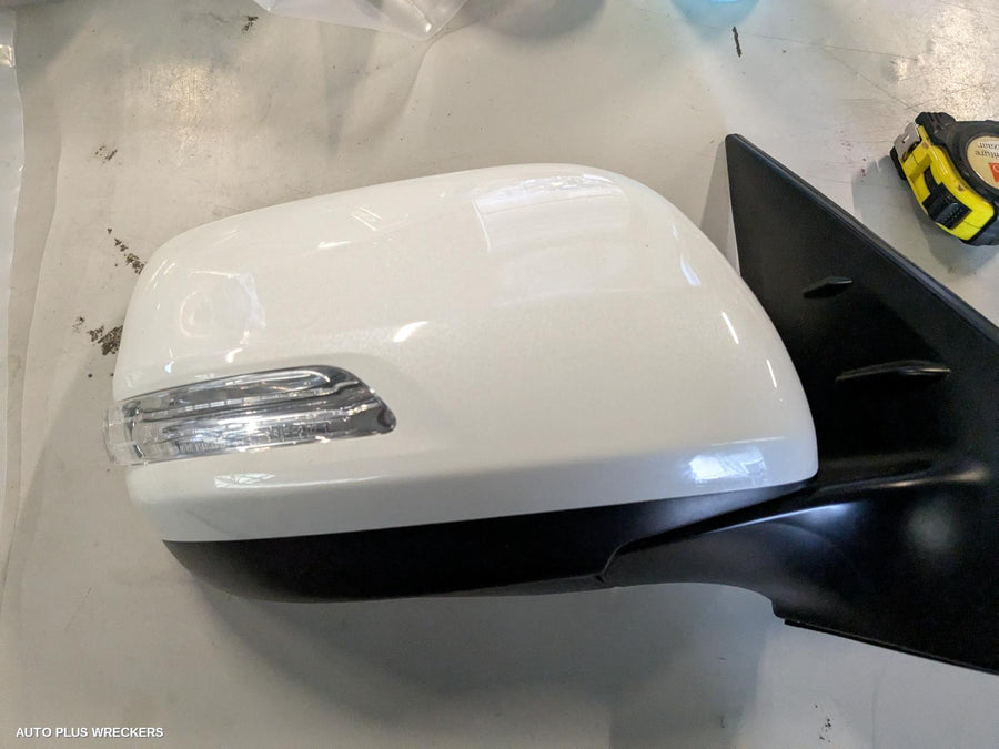 2020 Toyota Landcruiser Right Door Mirror