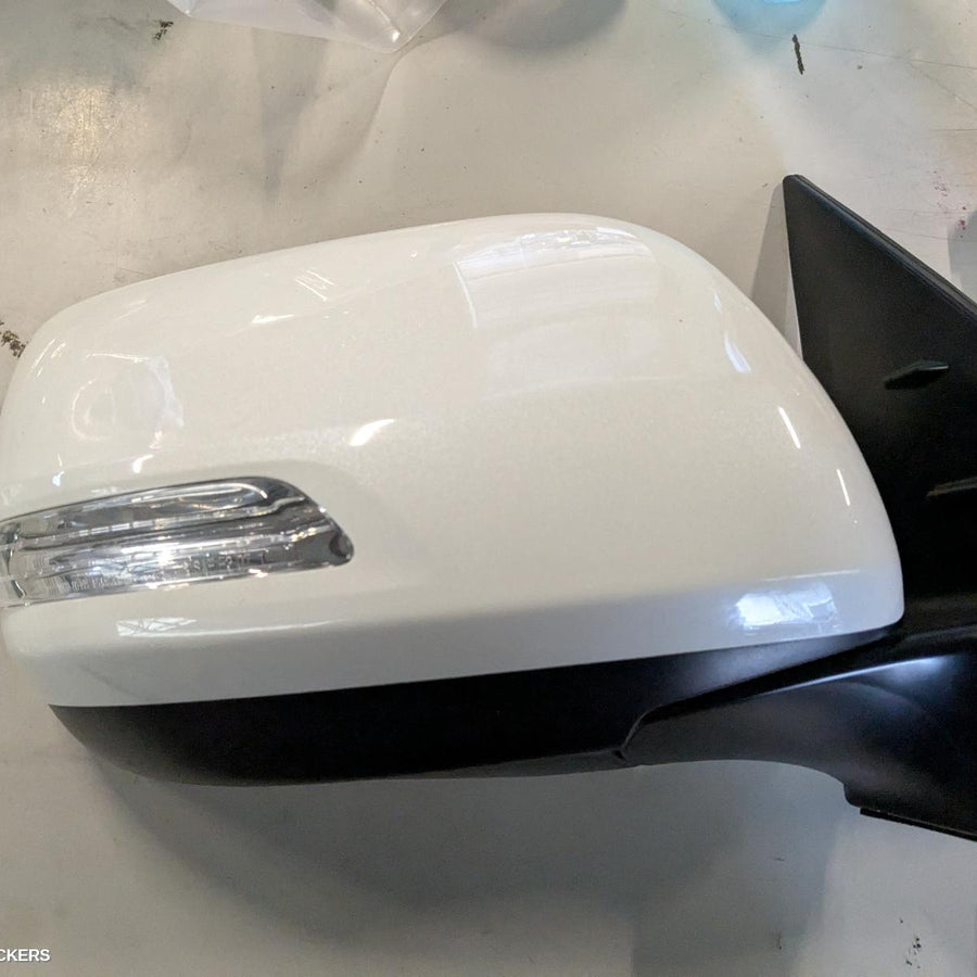 2020 Toyota Landcruiser Right Door Mirror
