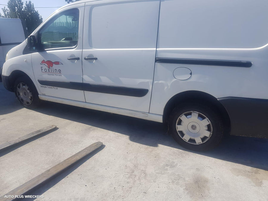 2013 Fiat Scudo Left Front Door