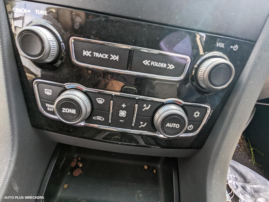 2013 Holden Commodore Left Front Hub Assembly