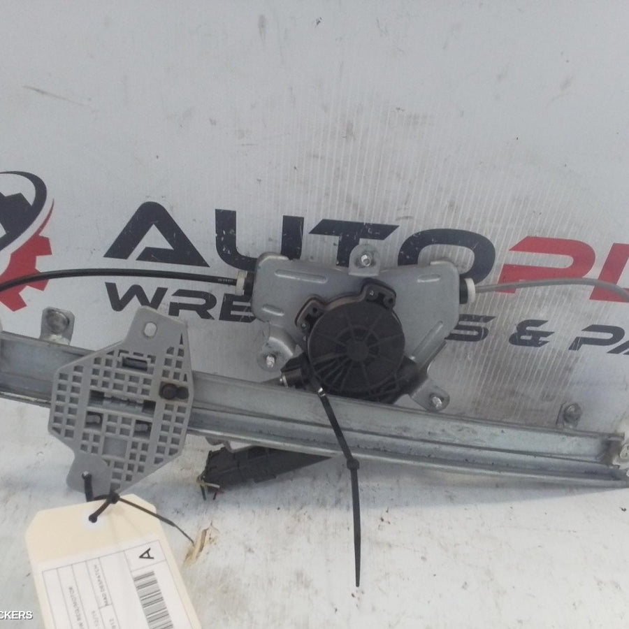 2012 Hyundai Accent Right Front Window Reg Motor