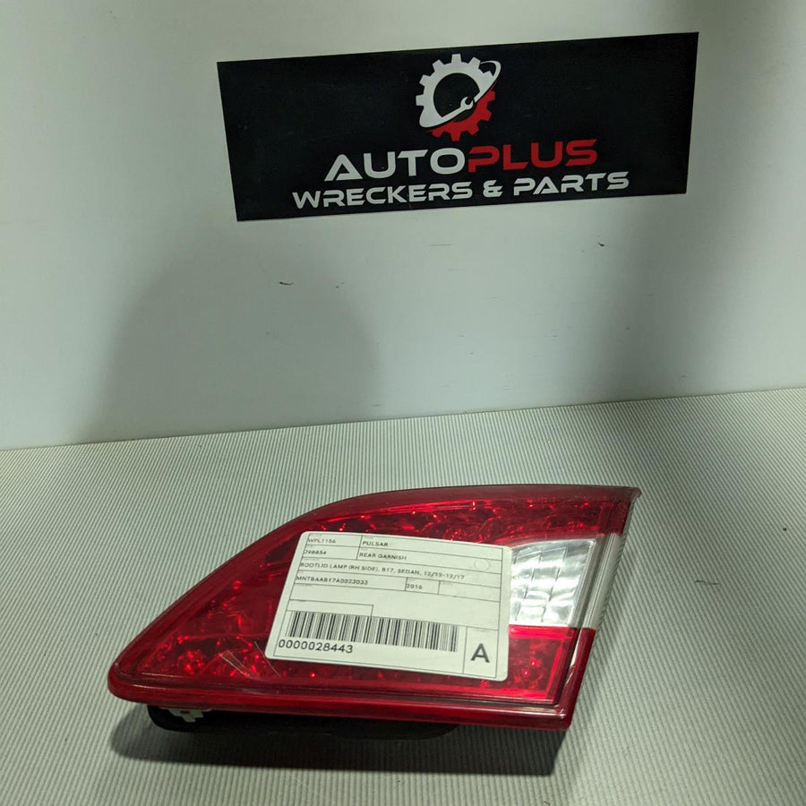 2012-2017 Nissan Pulsar Rear Garnish