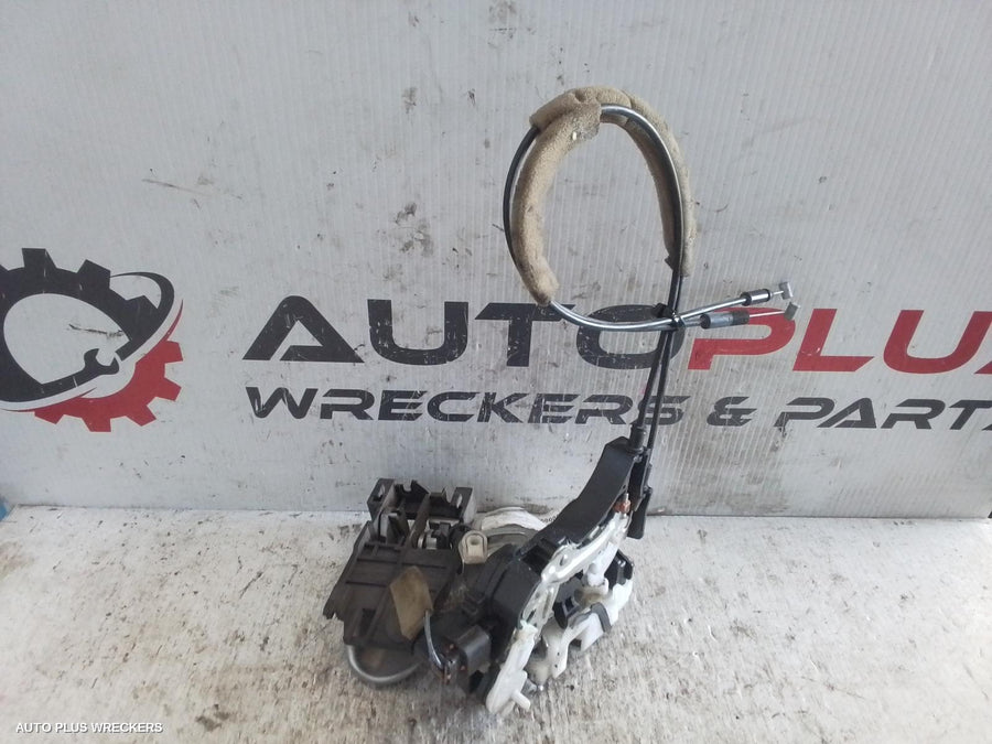 2005-2008 Mitsubishi 380 Door Boot Gate Lock