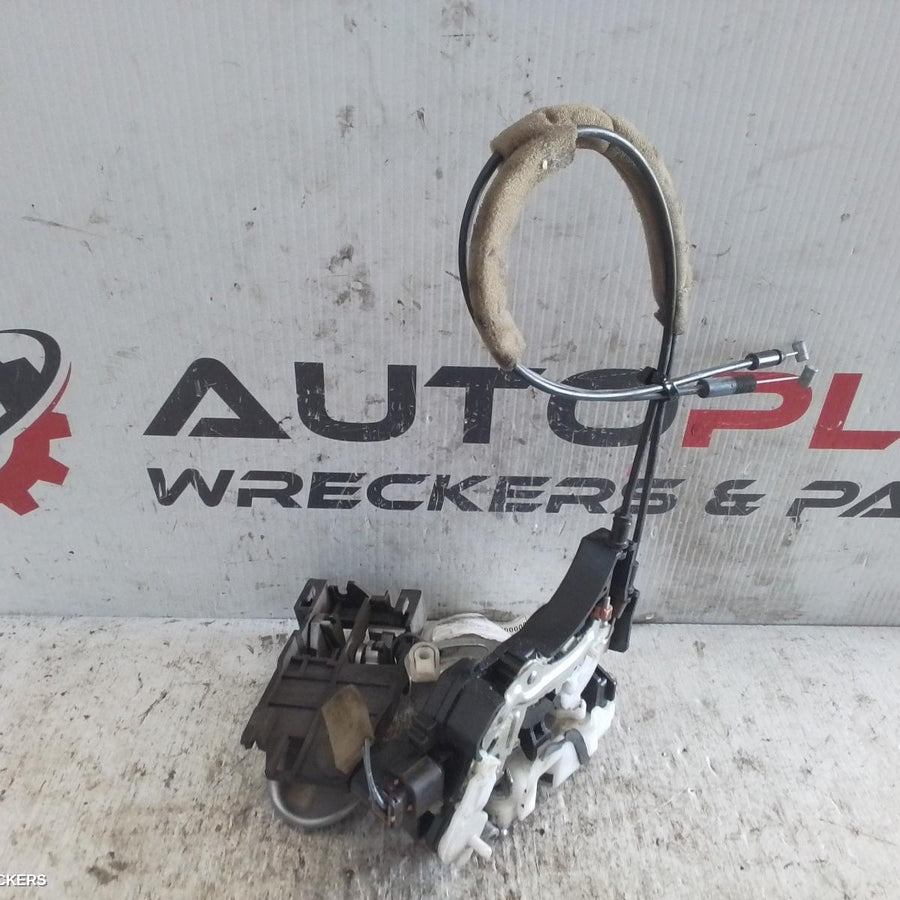 2005-2008 Mitsubishi 380 Door Boot Gate Lock