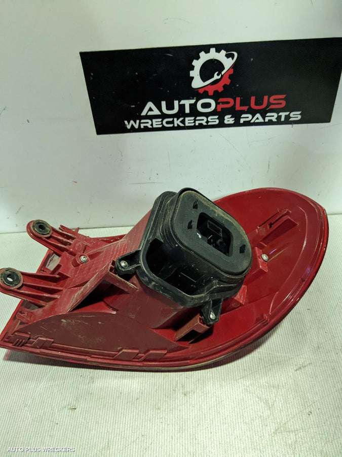 2012 Volkswagen Tiguan Left Taillight