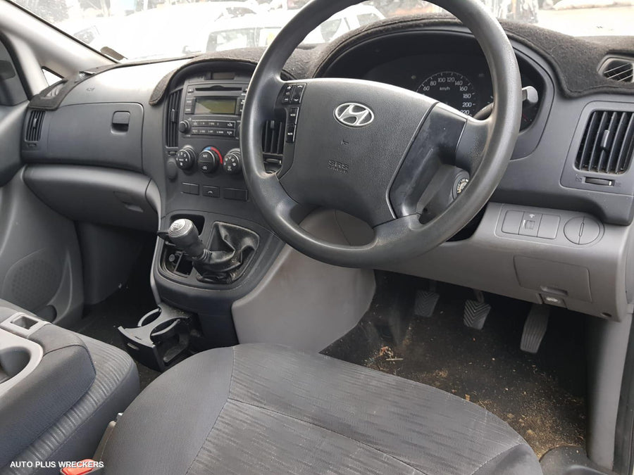 2010 Hyundai Iload/imax Right Front Window Reg Motor