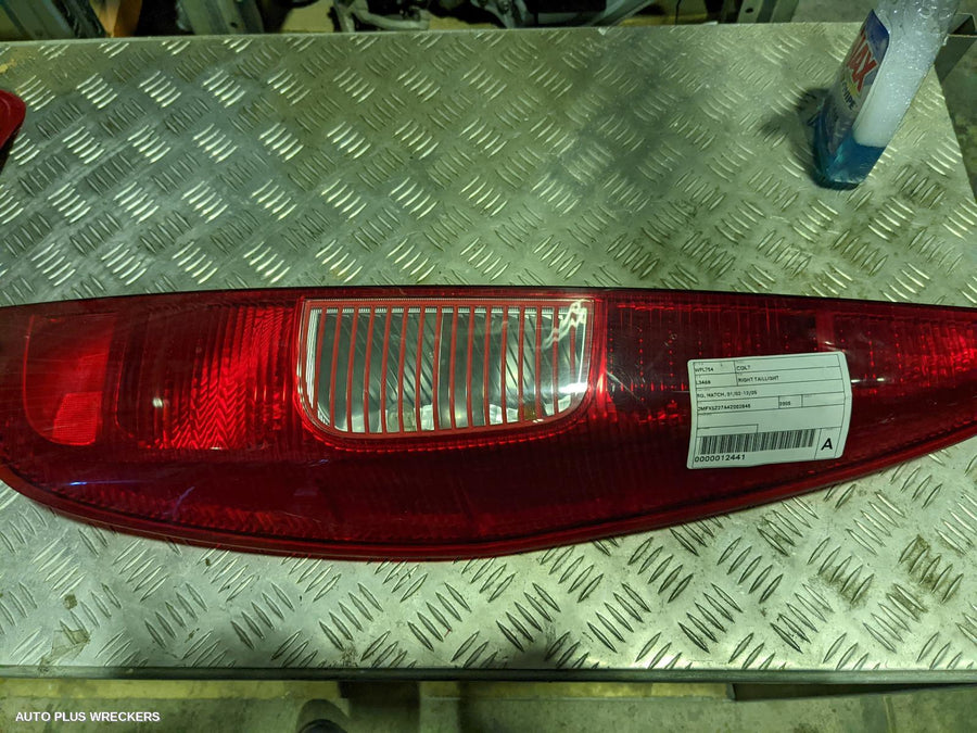 2005 Mitsubishi Colt Right Taillight