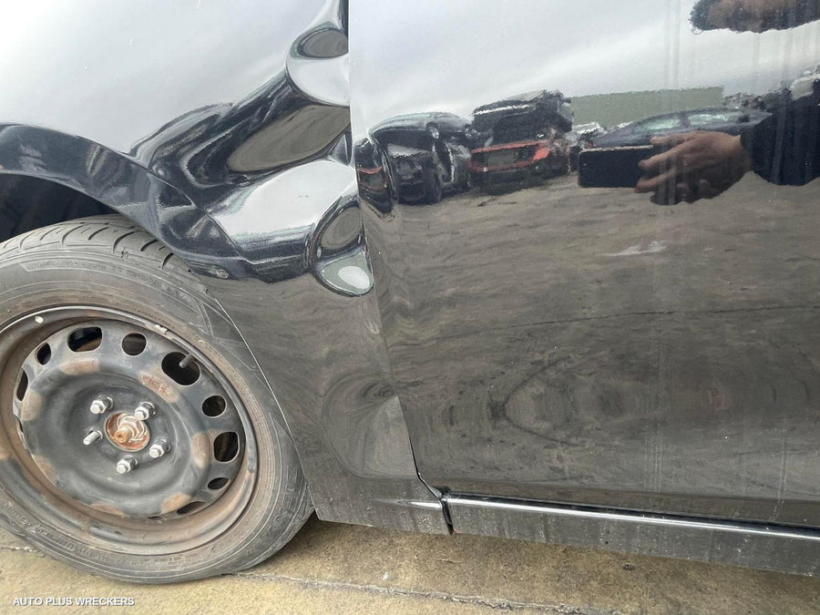 2014 Mazda 3 Left Front Door