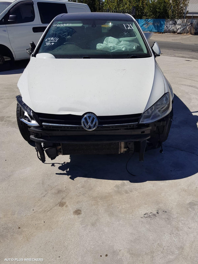 2014 VOLKSWAGEN GOLF FAN