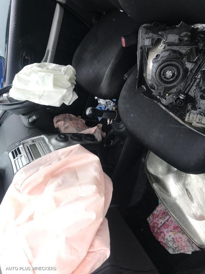 2007 Toyota Yaris Sunvisor