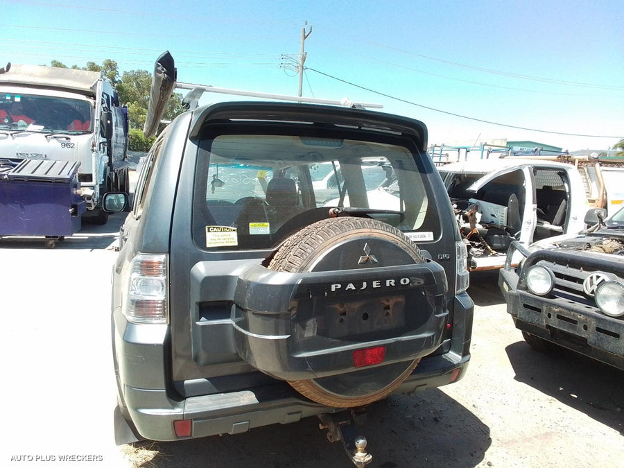 2014 Mitsubishi Pajero Wheel Mag