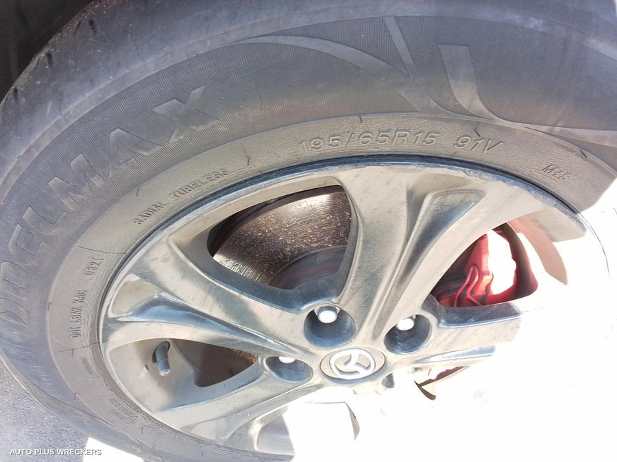 2013 MAZDA 3 RIGHT REAR 1 4 DOOR GLASS