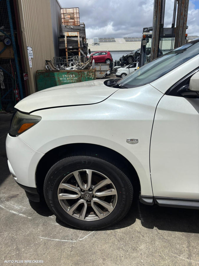 2013-2016 Nissan Pathfinder Bonnet