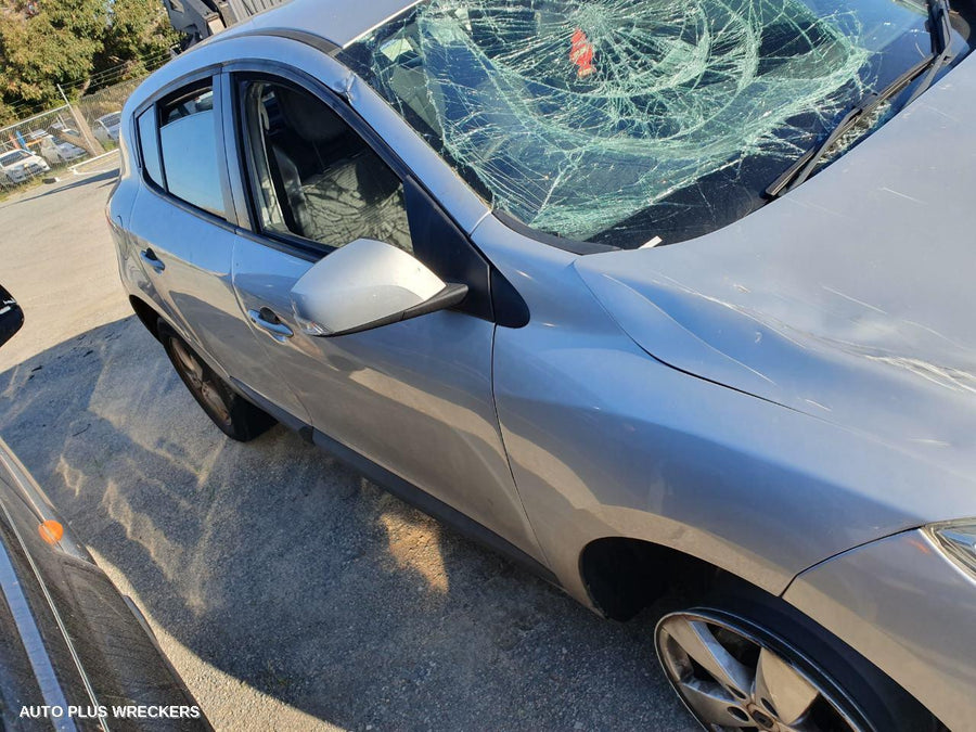 2012 Renault Megane Left Guard