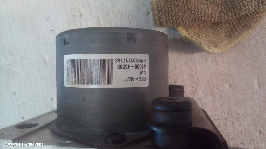2015 Hyundai I30 Abs Pump Modulator