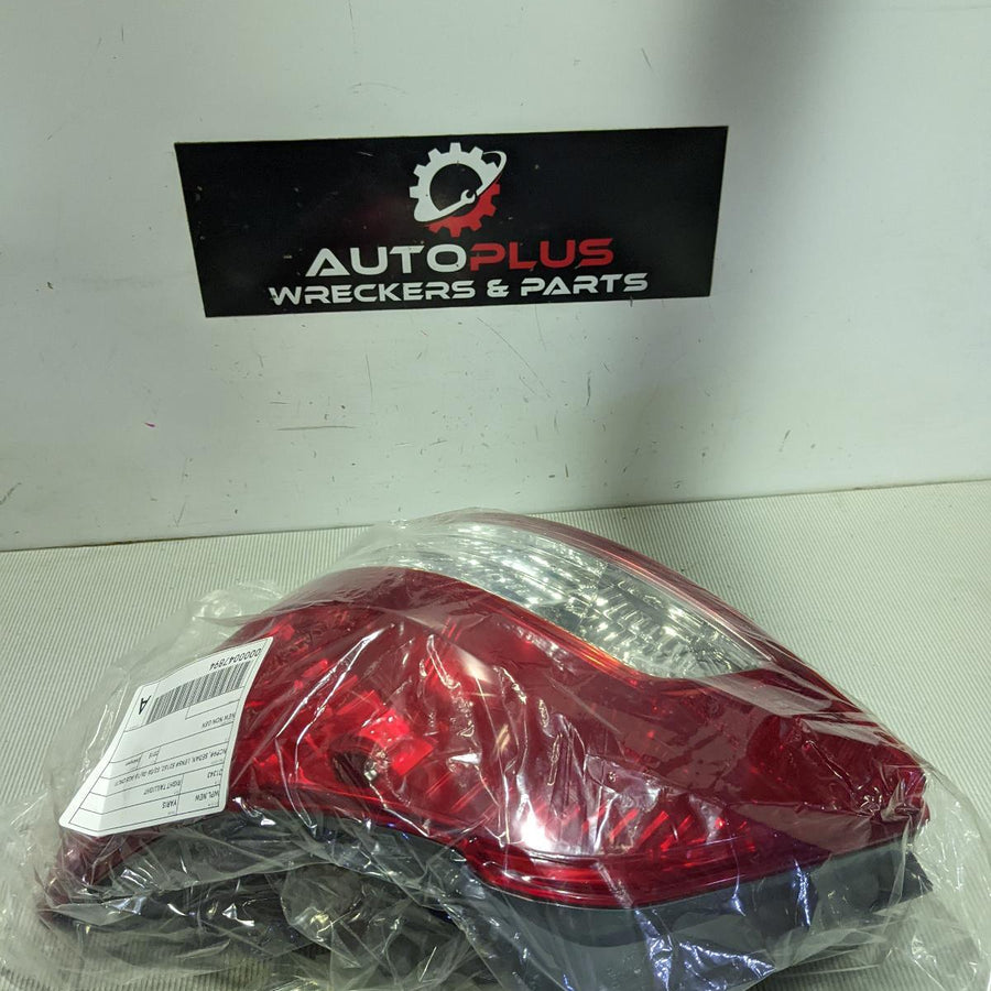 2015 Toyota Yaris Right Taillight