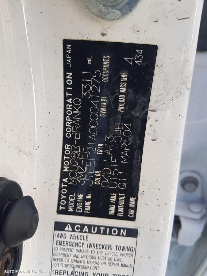 2004 Toyota Kluger Right Front Door