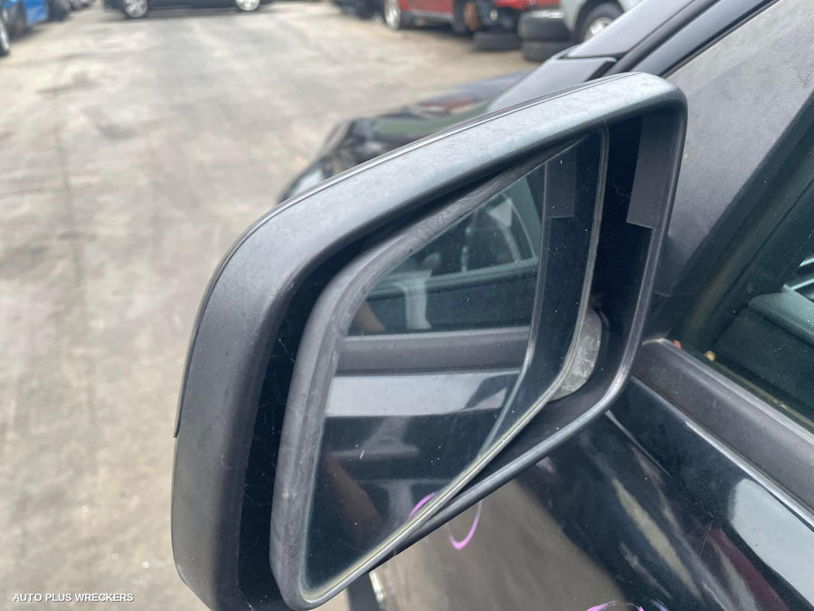 2010 Holden Commodore Sunvisor