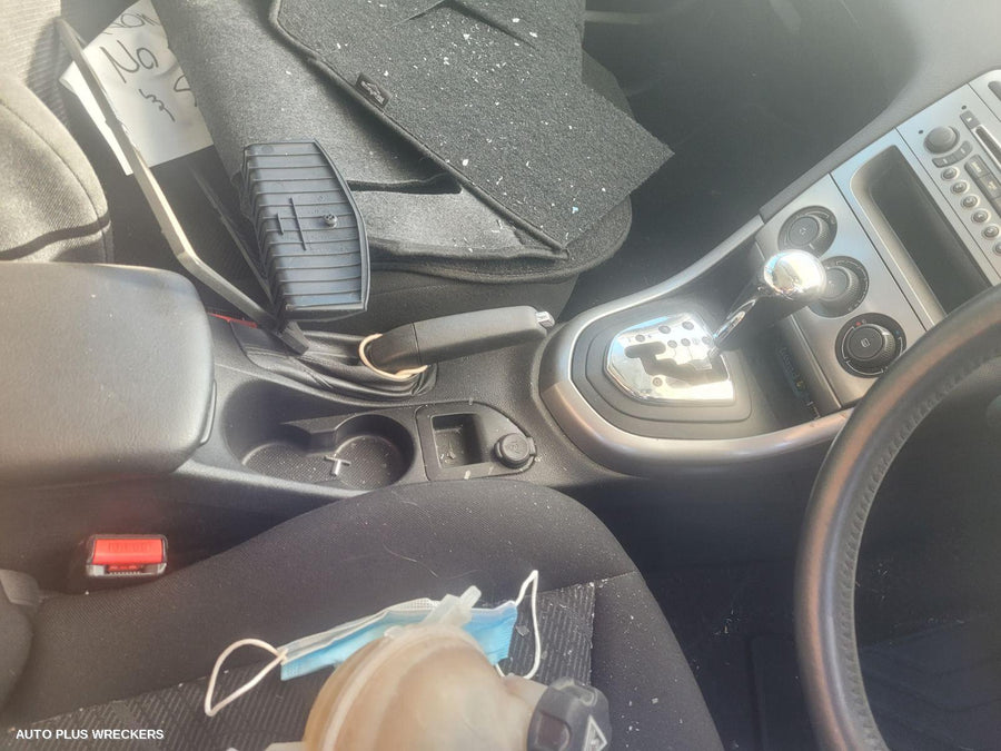 2013 Peugeot 308 Right Front Door