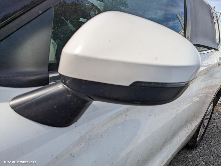 2023 Mitsubishi Outlander Left Front Door Window