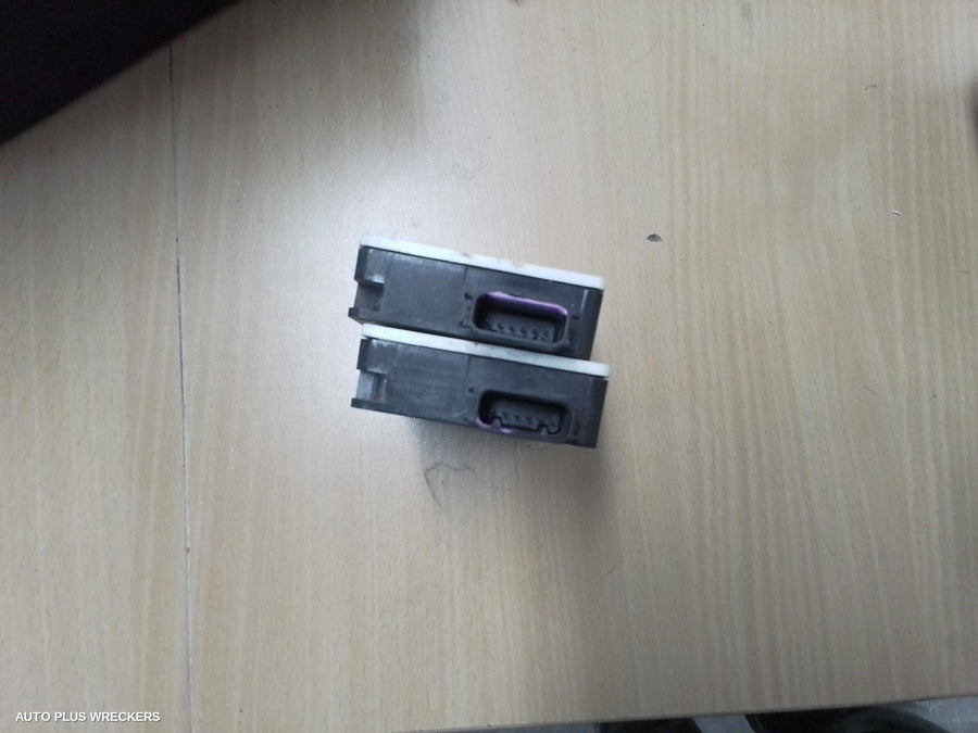 2010-2022 Jeep Grandcherokee Misc Switch Relay