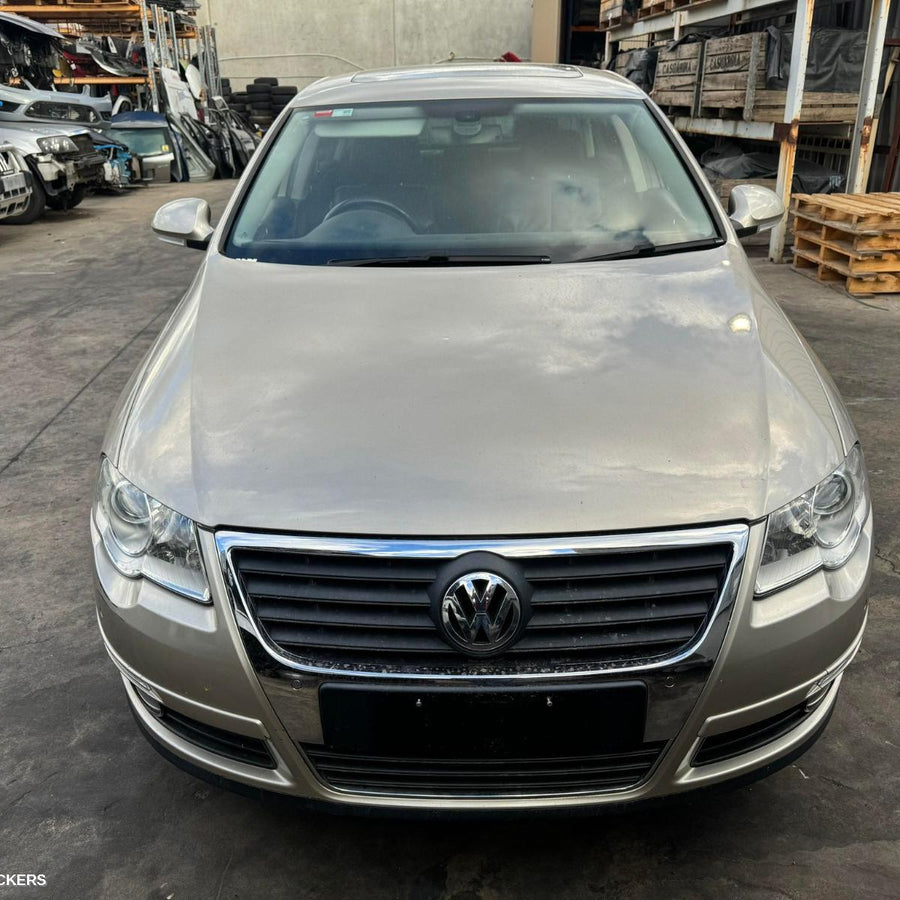 2006 Volkswagen Passat Front Bumper