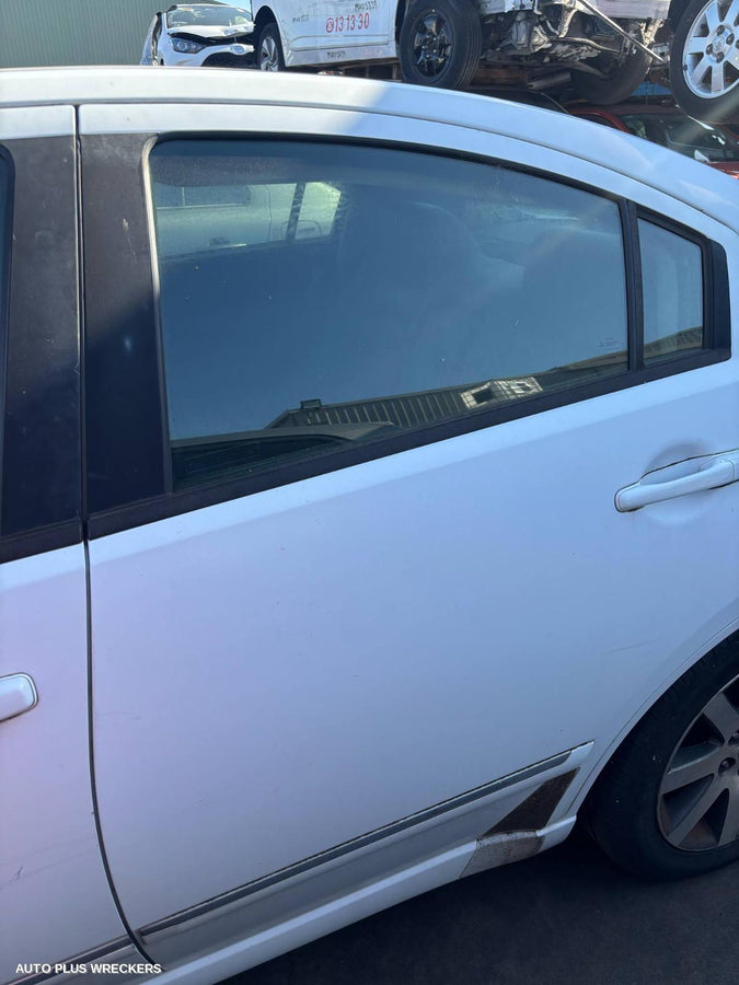 2005-2008 Mitsubishi 380 Right Rear Door Sliding