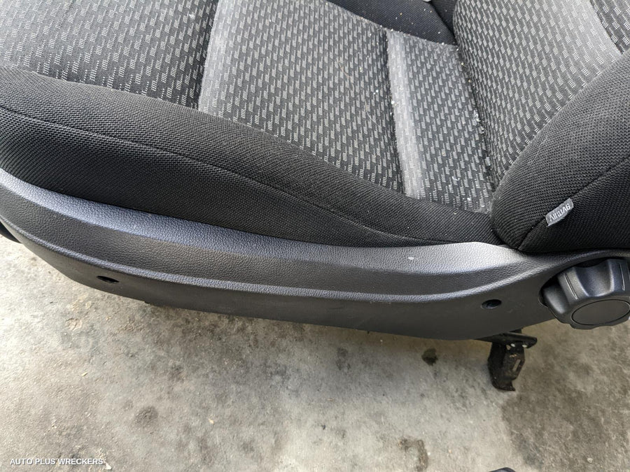 2009 Ford Falcon Front Seat