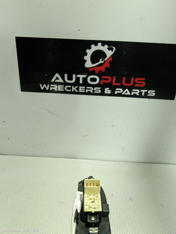2017 Holden Captiva Pwr Dr Wind Switch