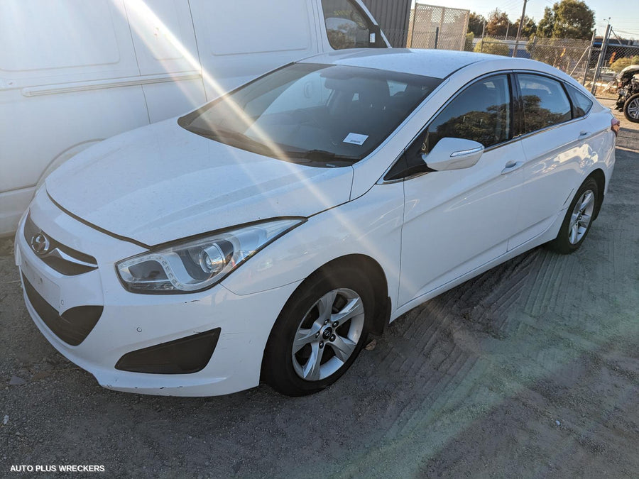 2013 Hyundai I40 Right Rear Door Sliding