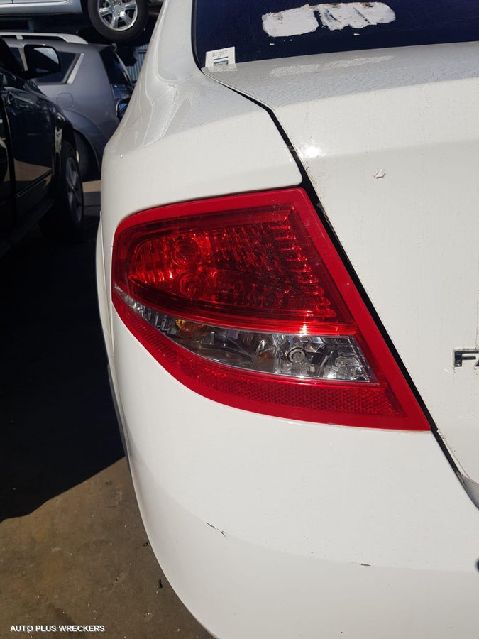 2010 Ford Falcon Right Rear Door Sliding