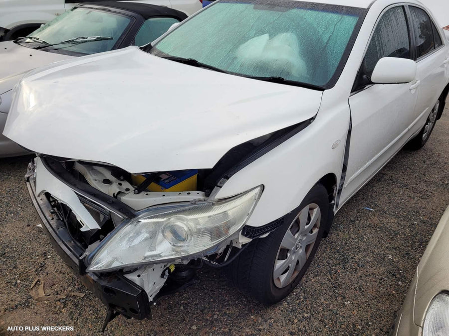 2010 Toyota Camry Rear Garnish