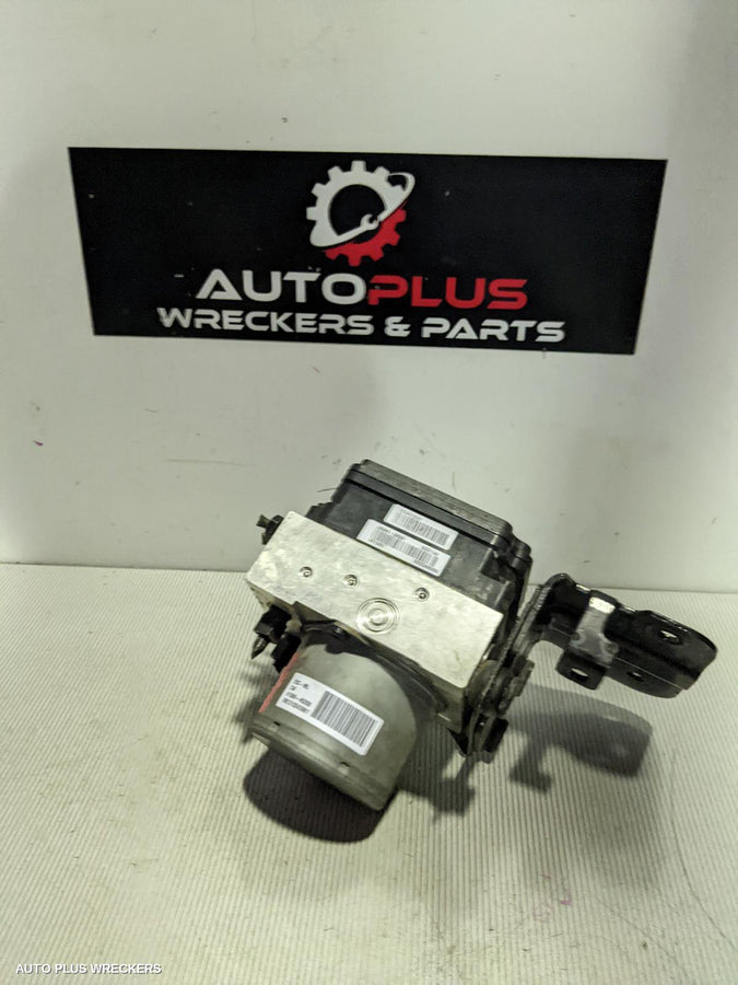 2014 Hyundai I30 Abs Pump Modulator