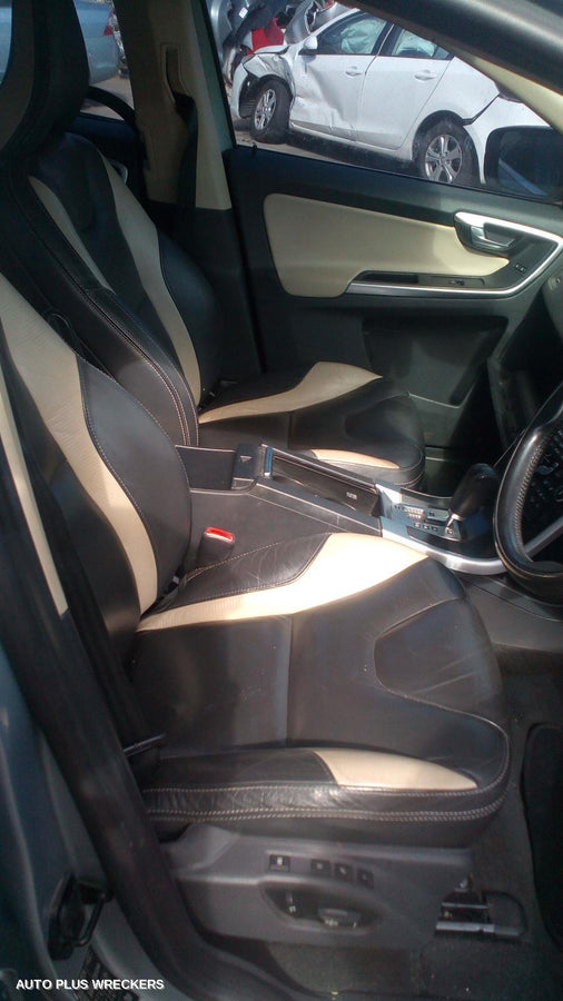 2011 Volvo Xc60 Right Rear Door Sliding