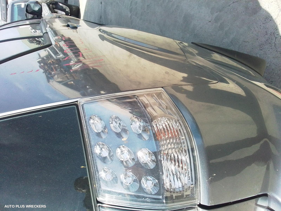 2010 Mitsubishi Outlander Console