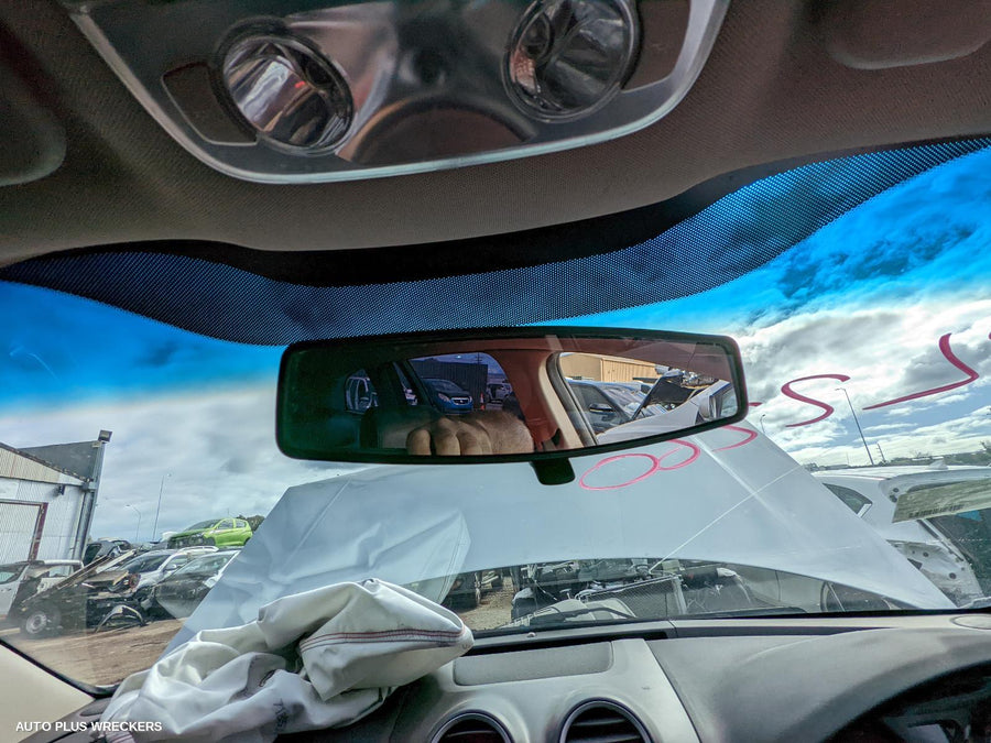 2013 Holden Commodore Left Front Hub Assembly