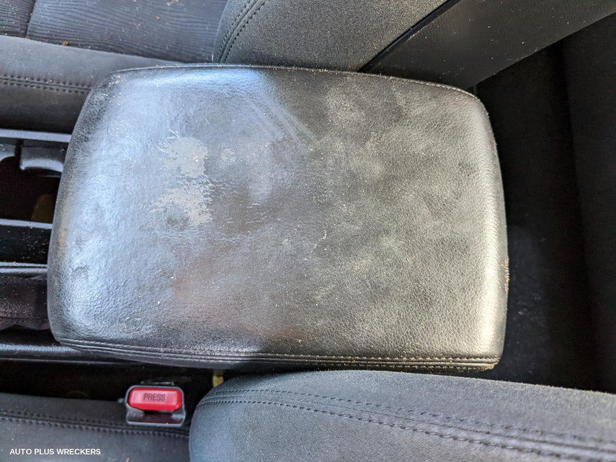 2010 Suzuki Kizashi Left Taillight