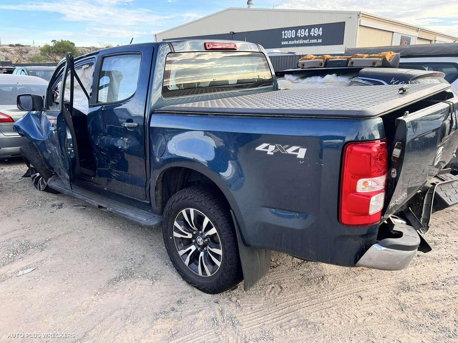 2017 Holden Colorado Headrest