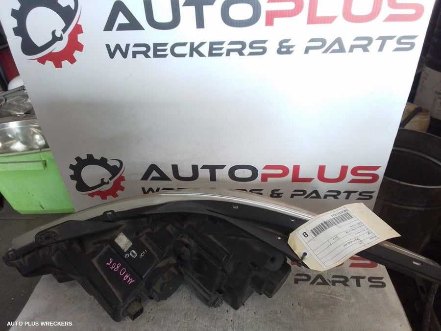 2010 Hyundai I45 Right Headlamp