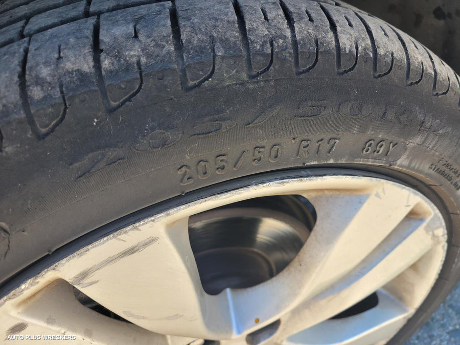 2013 Holden Cruze Right Rear Door Sliding