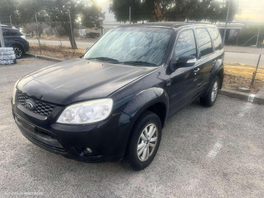 2010 Ford Escape Left Rear Door Sliding