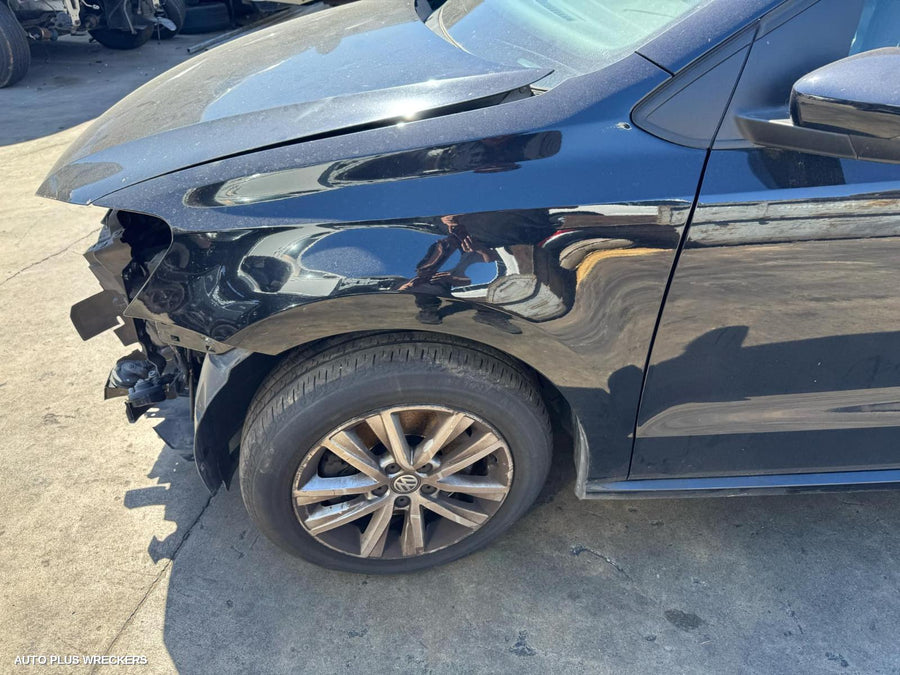 2016 Volkswagen Polo Headrest