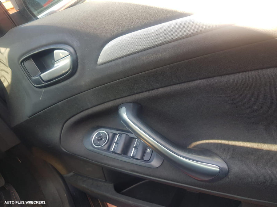 2010 Ford Mondeo Left Rear Door Window