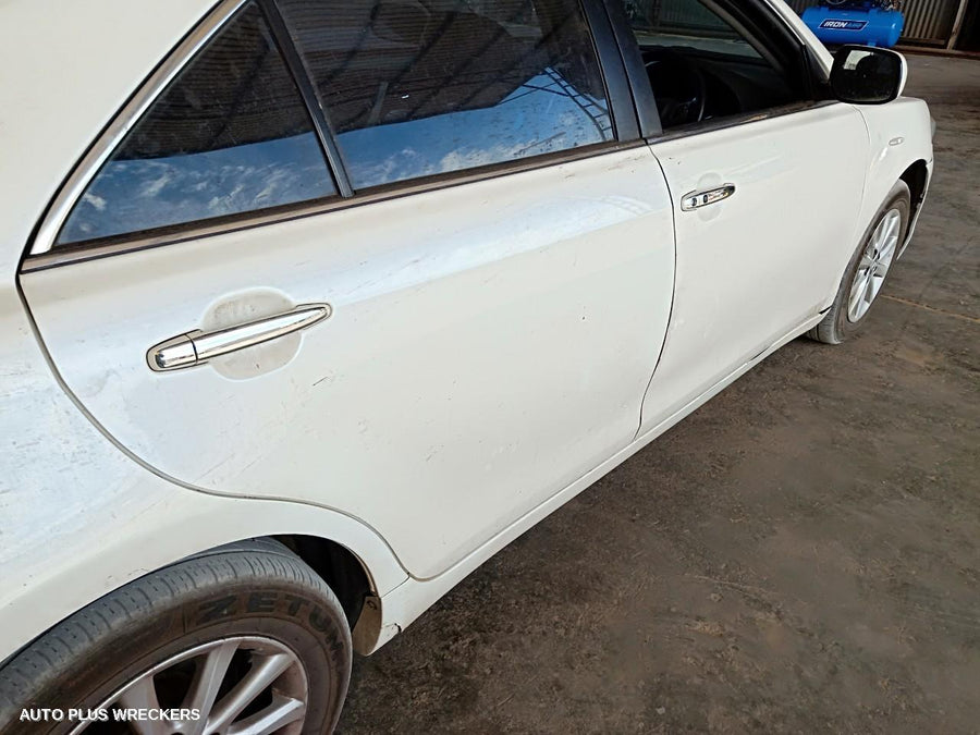 2010 Toyota Camry Rear Garnish